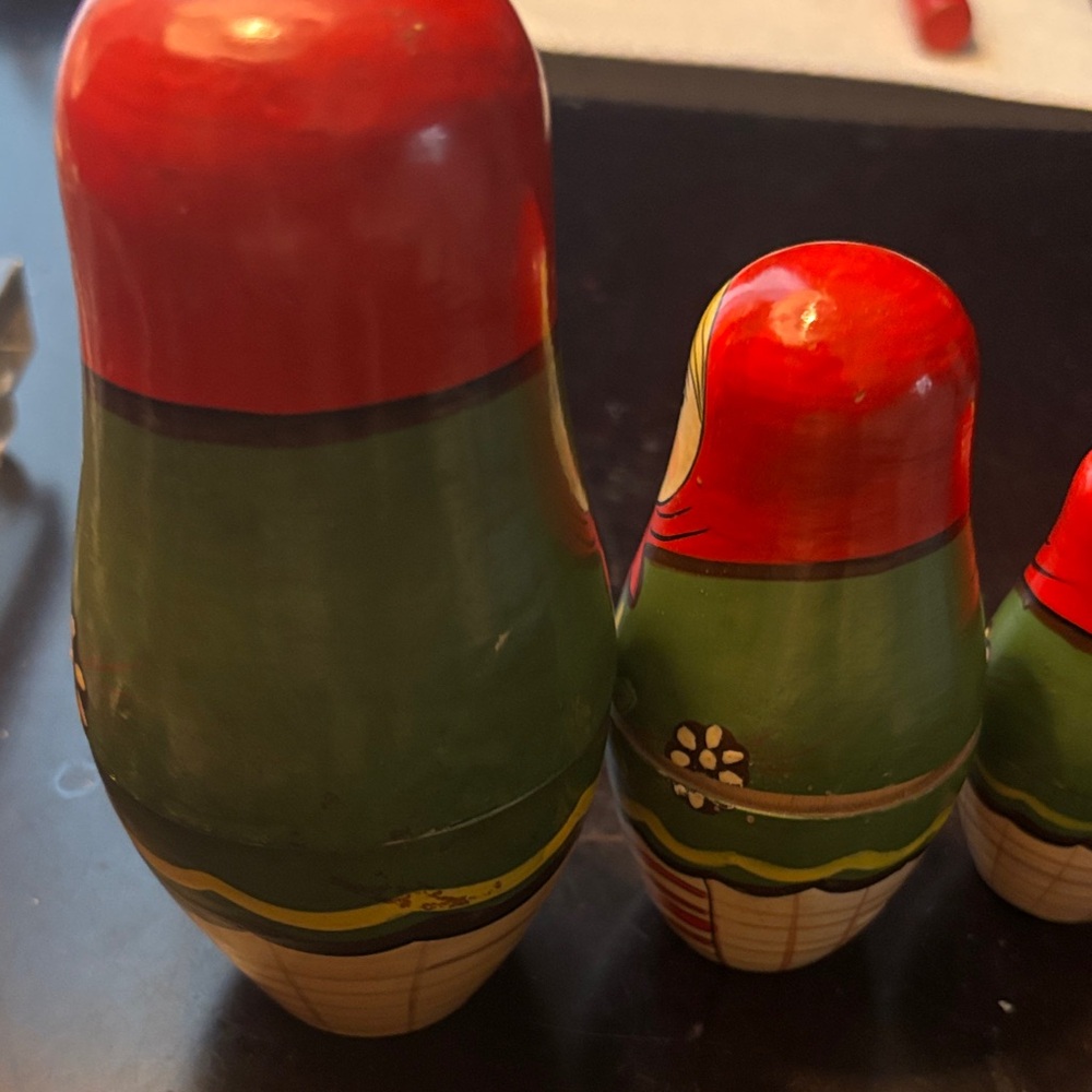 Set of Five Russian Matryoshka Nesting Wooden Traditional Dolls Made In China - Picture 5 of 14
